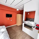 Daire Modern Nr 10 Private Kitchenette And Bathroom