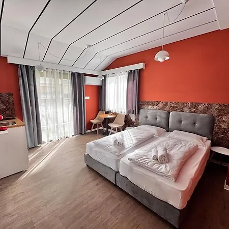 Modern Nr 10 Private Kitchenette And Bathroom