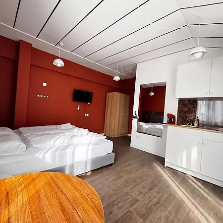 Modern Nr 10 Private Kitchenette And Bathroom リマソール