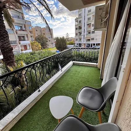 Modern Nr 10 Private Kitchenette And Bathroom