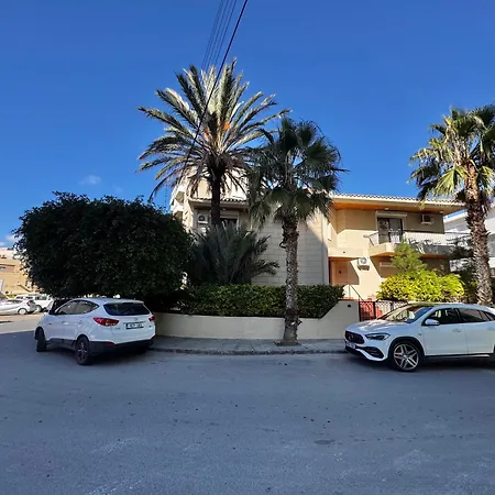 Modern Nr 10 Private Kitchenette And Bathroom *