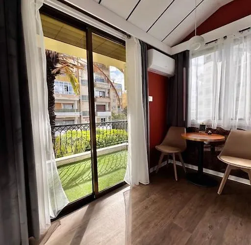 Modern Nr 10 Private Kitchenette And Bathroom * Lemesos