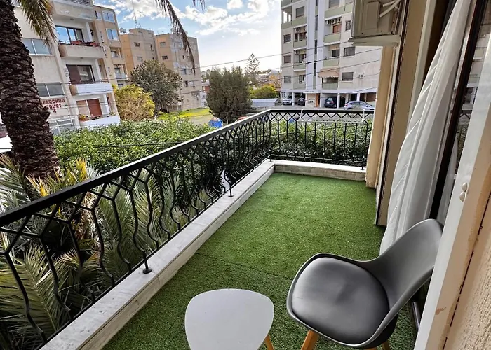 Modern Nr 10 Private Kitchenette And Bathroom