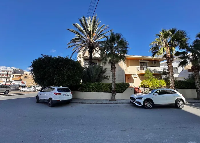 Modern Nr 10 Private Kitchenette And Bathroom *