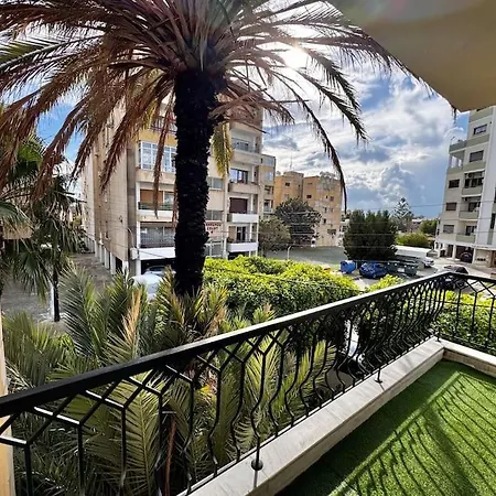 Modern Nr 10 Private Kitchenette And Bathroom *